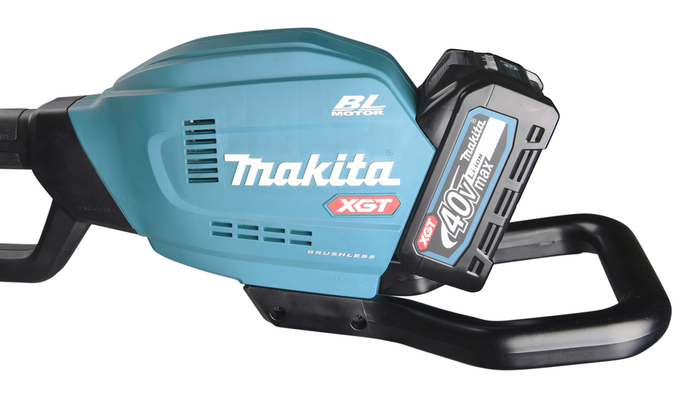 MAKITA Tronçonneuse d’élagage sur perche UA004GM101 avec 2 batteries BL4040 + 1 chargeur DC40RA