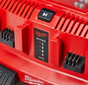 Chargeur Milwaukee M14 & M18 C6 - Recharge jusqu'à 6 batteries