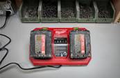 M18™ Chargeur Rapide Double Milwaukee 4932472073