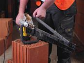 SCIE ALLIGATOR© 1700W 430 MM LAME LES BRIQUES FORTE DENSITÉ DEWALT