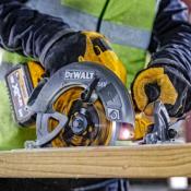 SCIE CIRCULAIRE XR FLEXVOLT 54V 2AH LI-ION BRUSHLESS 190 MM DEWALT