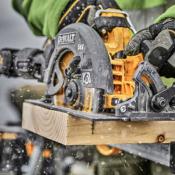 SCIE CIRCULAIRE XR FLEXVOLT 54V 3AH LI-ION BRUSHLESS 190 MM DEWALT